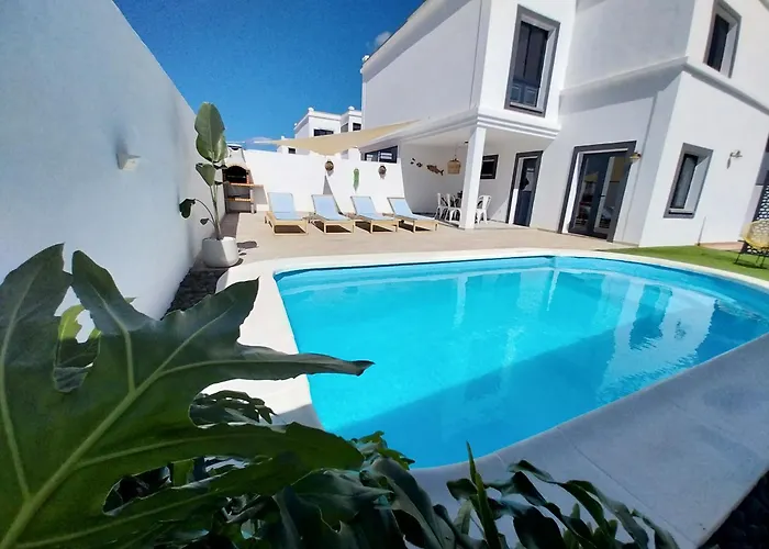 Stefi Villa *